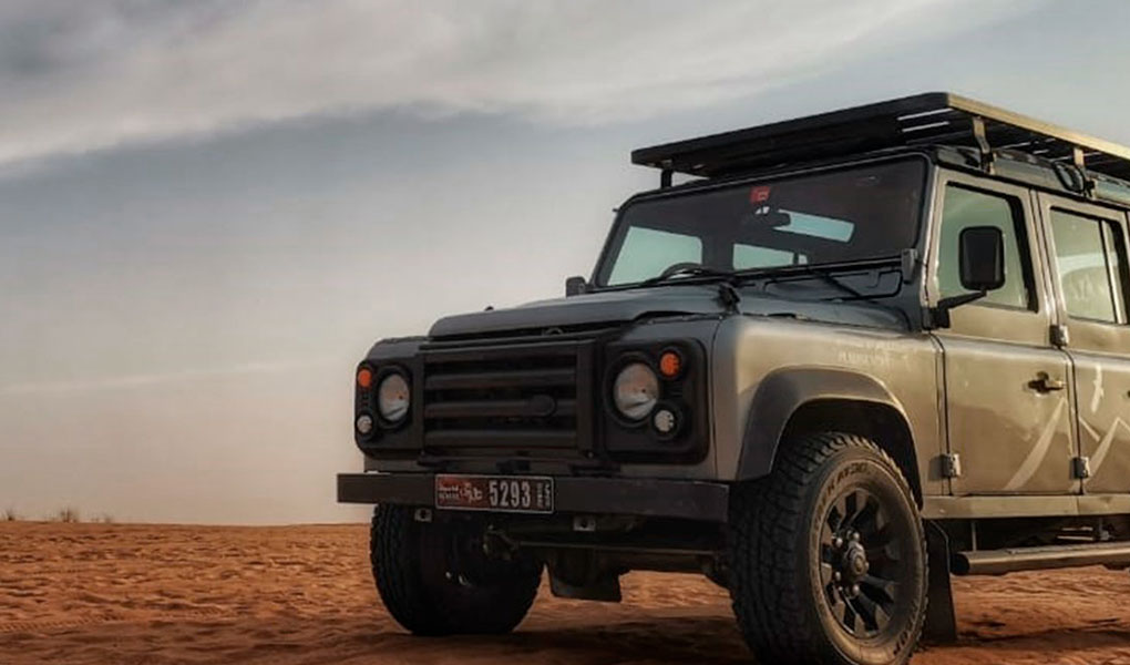 Land Rover desierto de fondo