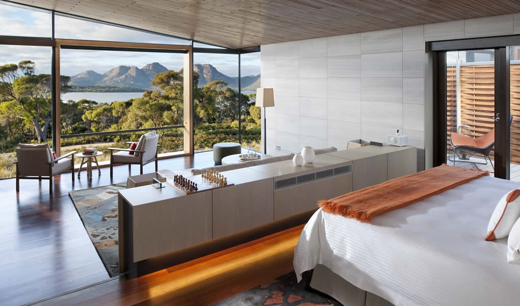 Decoración interior de la habitación lujo  en Saffire Freycinet Australia