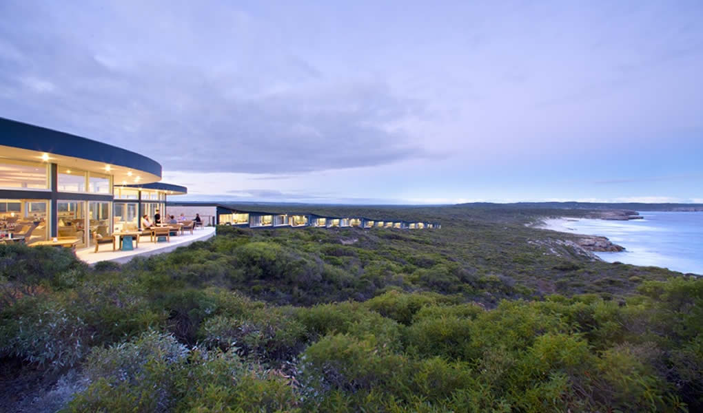 Vista exterior hotel lujo Southern Ocean Lodge en Australia
