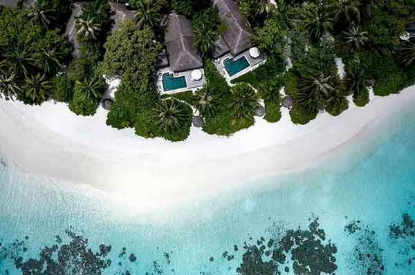 Vistas desde el cielo del Hotel Baros en Maldivas