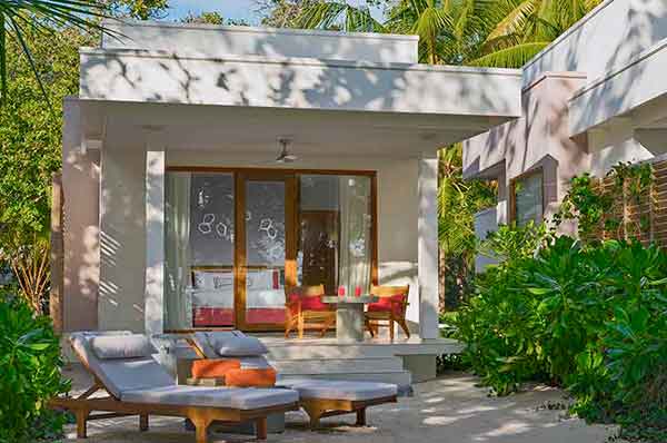 Vistas exteriores de la beach villa Hotel Dhigali Maldives