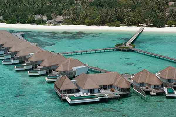 Villas de lujo en Maldivas sobre el agua en el hotel Six Senses Kanuhura en Maldivas
