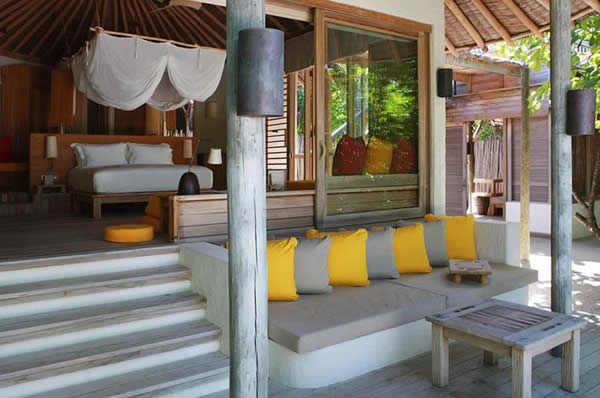 Frente de la beach villa del hotel Six Senses Laamu en Maldivas