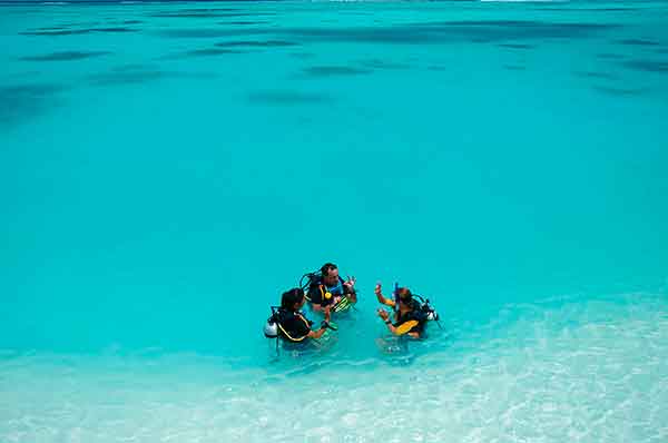 Buceo y actividades acuáticas en Maldivas