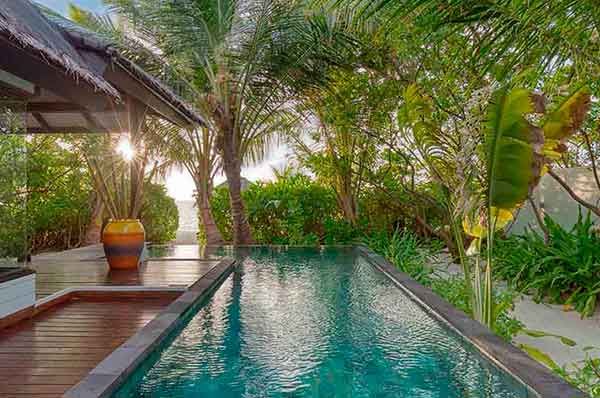 Piscina comun del hotel Hotel Ozen Life Maadhoo