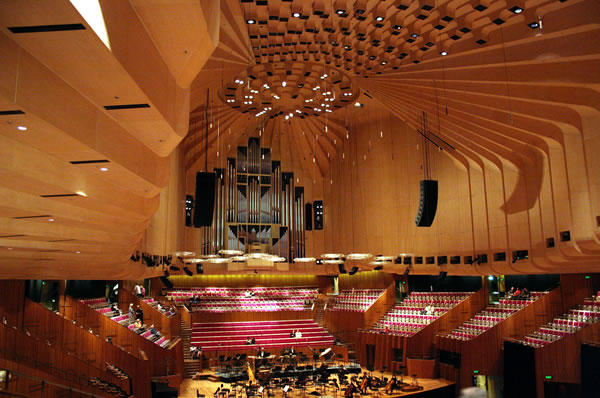 Interior de la ópera de Sydney en madera en Australia 