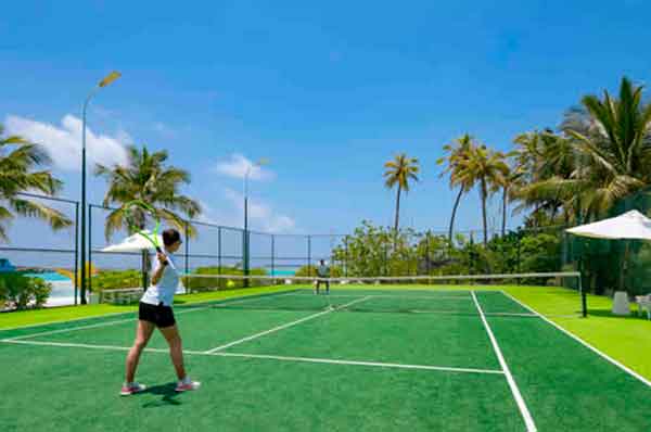 Pista del tenis del hotel Ozen Life Maadhoo
