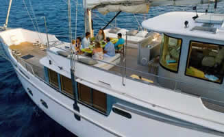 Soneva in Aqua Yate privado de lujo en Madivas cubierta yate Private Luxury Yacht